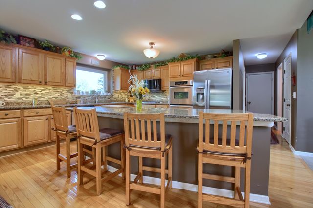 6833 N Meadows Pass, Webster Twp, MI 48130