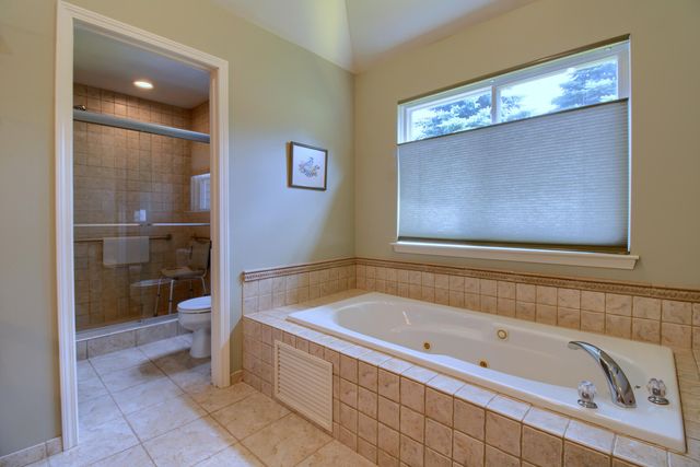 6833 N Meadows Pass, Webster Twp, MI 48130