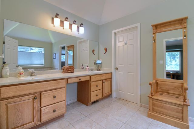6833 N Meadows Pass, Webster Twp, MI 48130