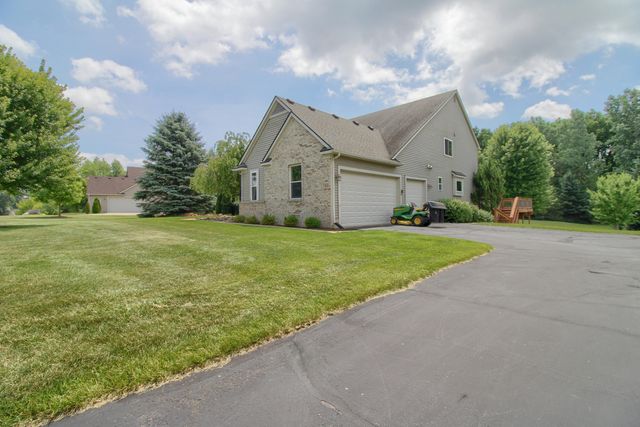 6833 N Meadows Pass, Webster Twp, MI 48130