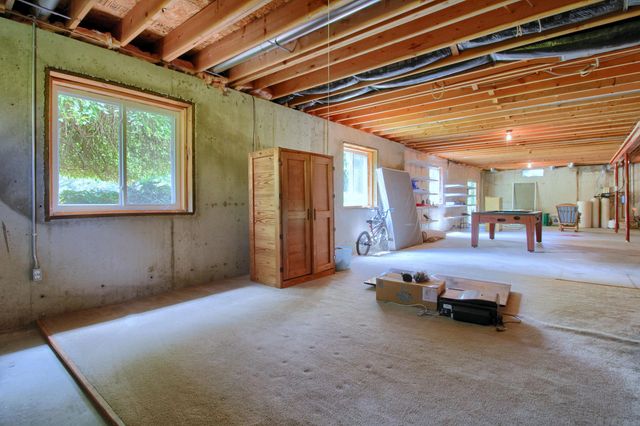6833 N Meadows Pass, Webster Twp, MI 48130