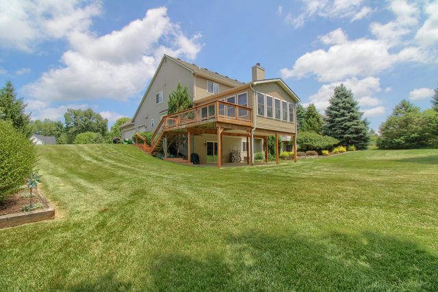 6833 N Meadows Pass, Webster Twp, MI 48130
