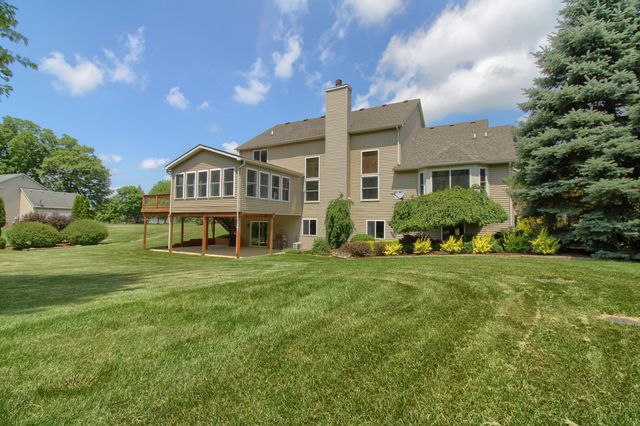 6833 N Meadows Pass, Webster Twp, MI 48130