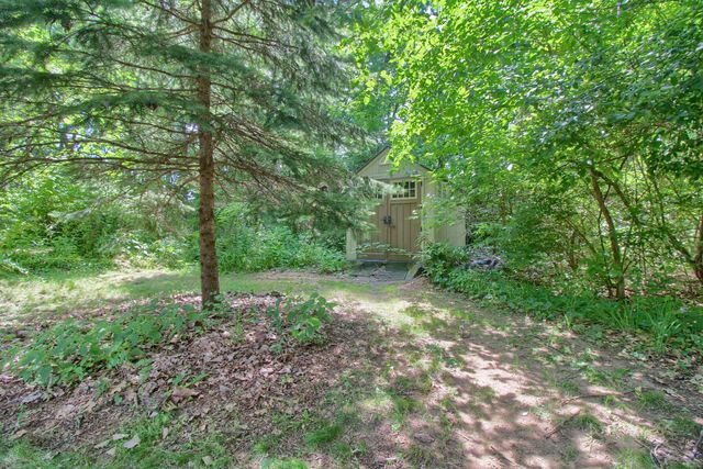 6833 N Meadows Pass, Webster Twp, MI 48130