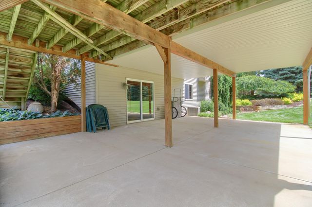 6833 N Meadows Pass, Webster Twp, MI 48130