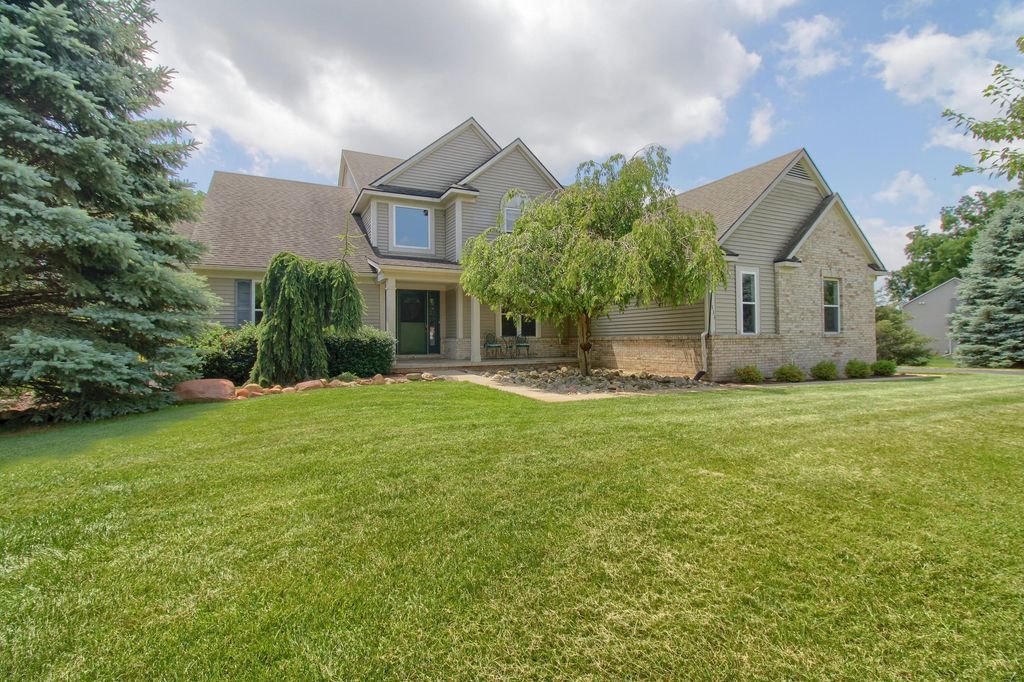 6833 N Meadows Pass, Webster Twp, MI 48130
