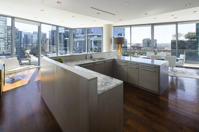 2900 Mckinnon Street 801, Dallas, TX 75201