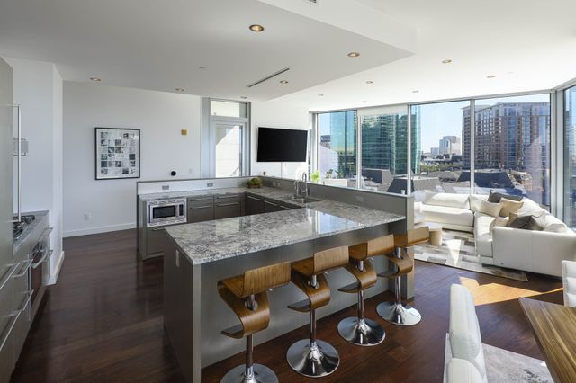 2900 Mckinnon Street 801, Dallas, TX 75201