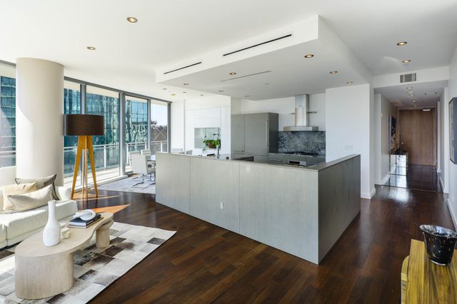 2900 Mckinnon Street 801, Dallas, TX 75201