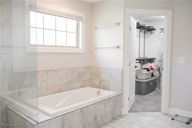 101 Muirfield, Warren, OH 44484