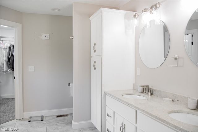 101 Muirfield, Warren, OH 44484