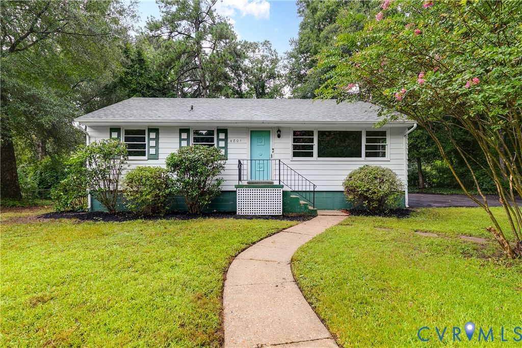 4801 Annlyn Dr, Sandston, VA 23150