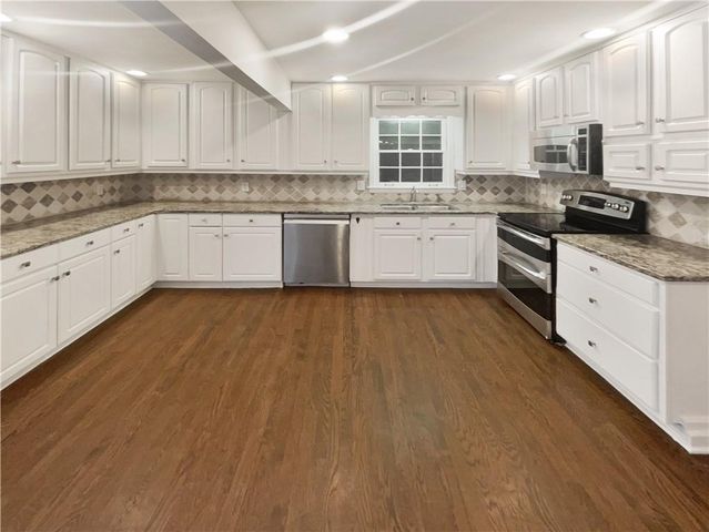 2824 Fontainebleau Drive, Atlanta, GA 30360