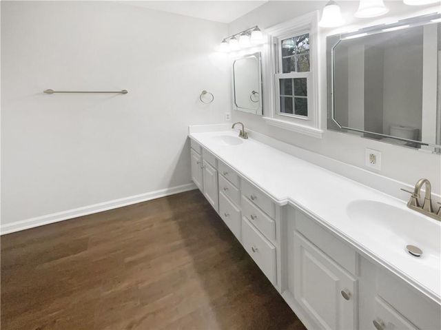 2824 Fontainebleau Drive, Atlanta, GA 30360