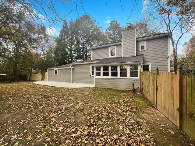 2824 Fontainebleau Drive, Atlanta, GA 30360