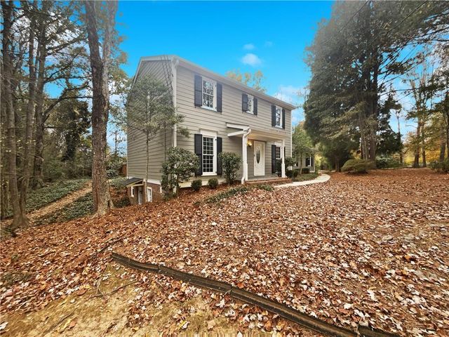 2824 Fontainebleau Drive, Atlanta, GA 30360