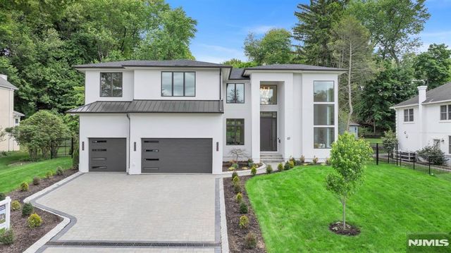61 Macarthur Avenue, Closter, NJ 07624