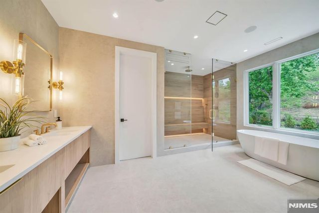 61 Macarthur Avenue, Closter, NJ 07624