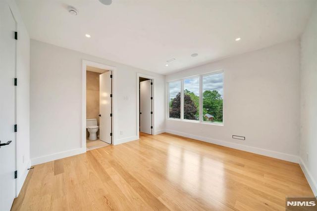 61 Macarthur Avenue, Closter, NJ 07624
