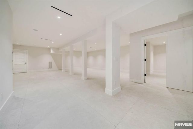 61 Macarthur Avenue, Closter, NJ 07624
