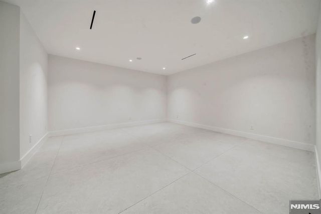 61 Macarthur Avenue, Closter, NJ 07624