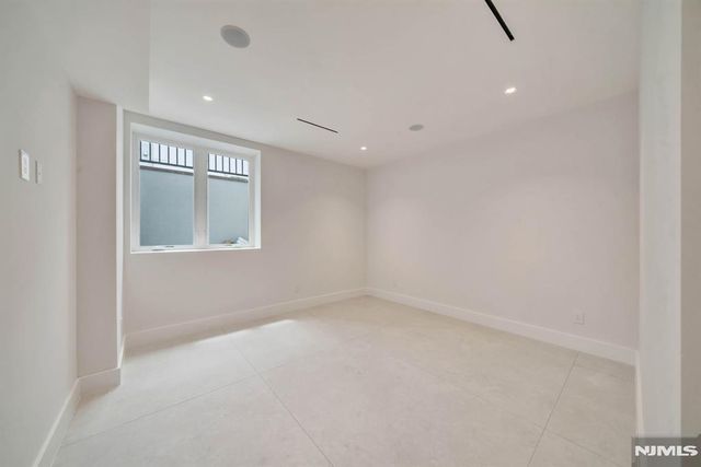 61 Macarthur Avenue, Closter, NJ 07624