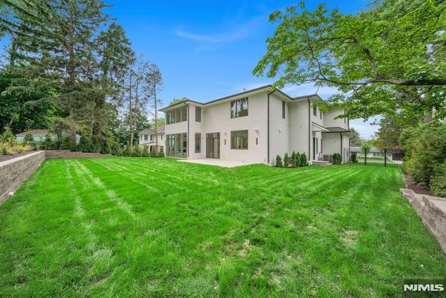 61 Macarthur Avenue, Closter, NJ 07624