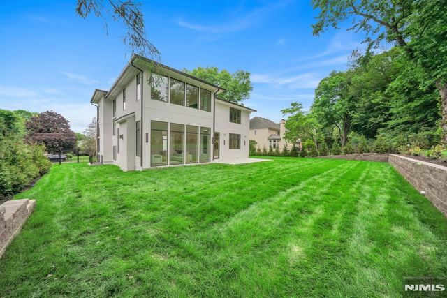 61 Macarthur Avenue, Closter, NJ 07624