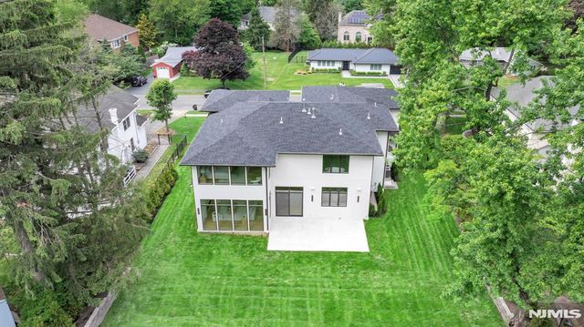61 Macarthur Avenue, Closter, NJ 07624