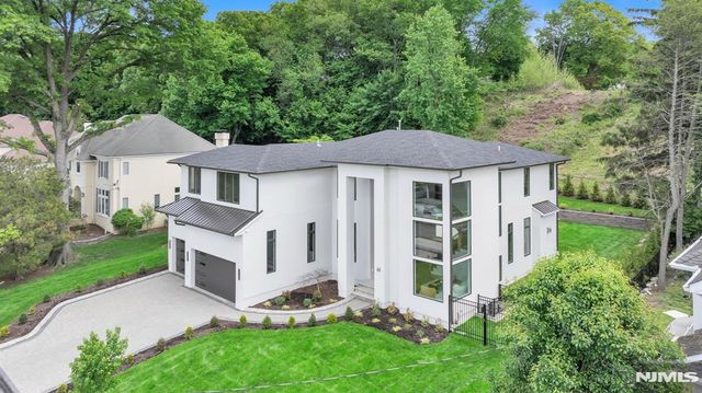 61 Macarthur Avenue, Closter, NJ 07624