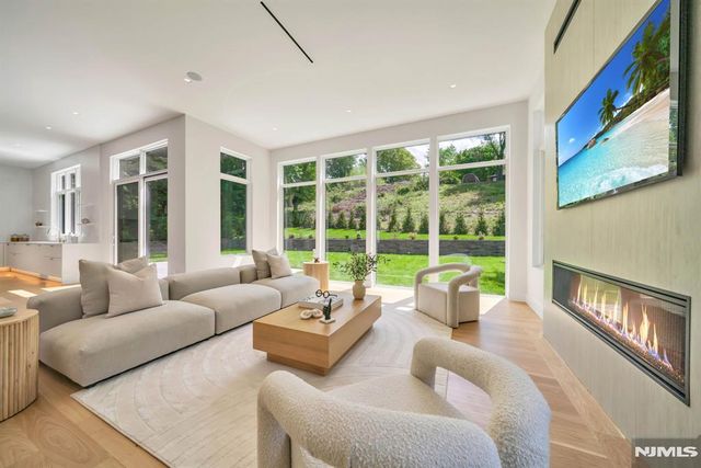 61 Macarthur Avenue, Closter, NJ 07624