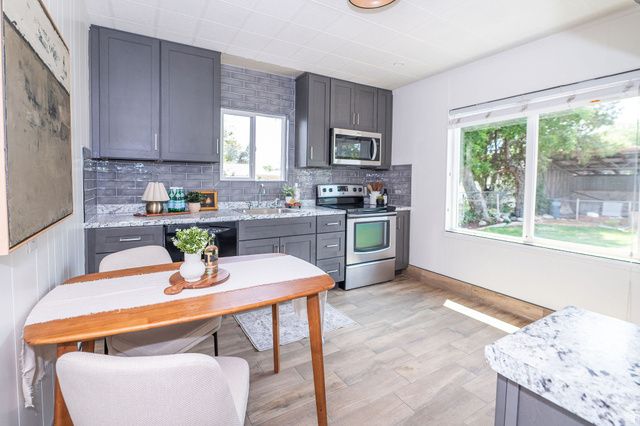 5 W MILLER ST, Murray, UT 84107