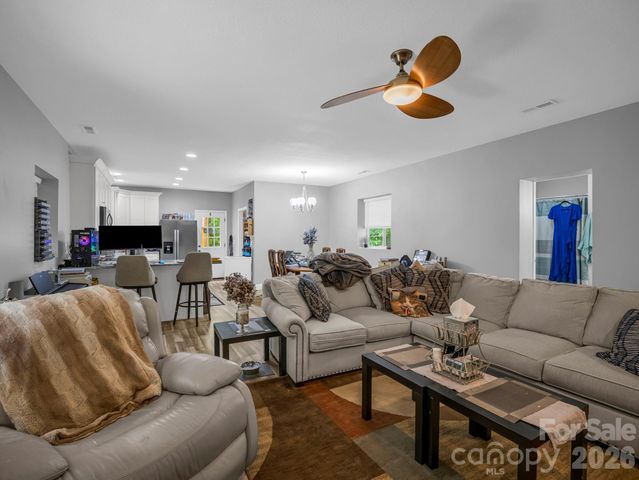 16 Starlight Drive, Black Mountain, NC 28711