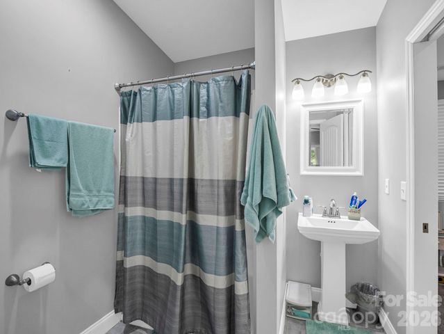 16 Starlight Drive, Black Mountain, NC 28711