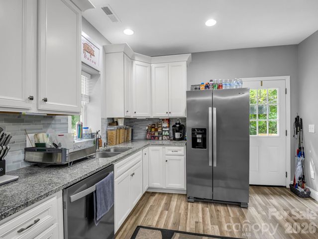 16 Starlight Drive, Black Mountain, NC 28711