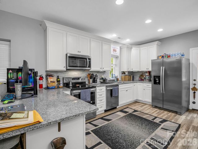 16 Starlight Drive, Black Mountain, NC 28711