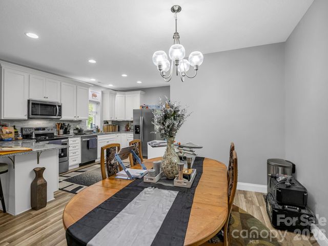 16 Starlight Drive, Black Mountain, NC 28711