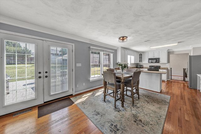 5137 Plantation Grove LN, Roanoke, VA 24012