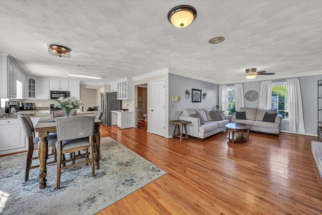 5137 Plantation Grove LN, Roanoke, VA 24012