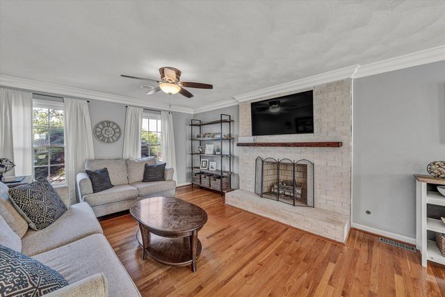 5137 Plantation Grove LN, Roanoke, VA 24012