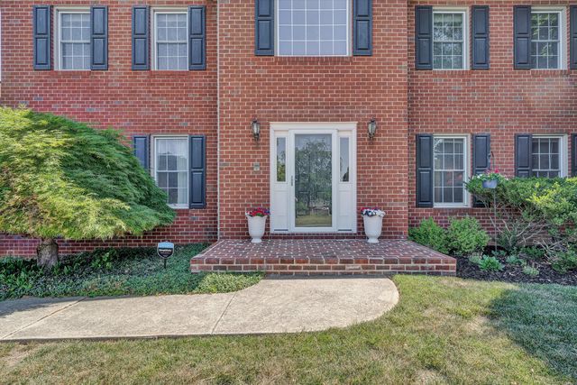 5137 Plantation Grove LN, Roanoke, VA 24012