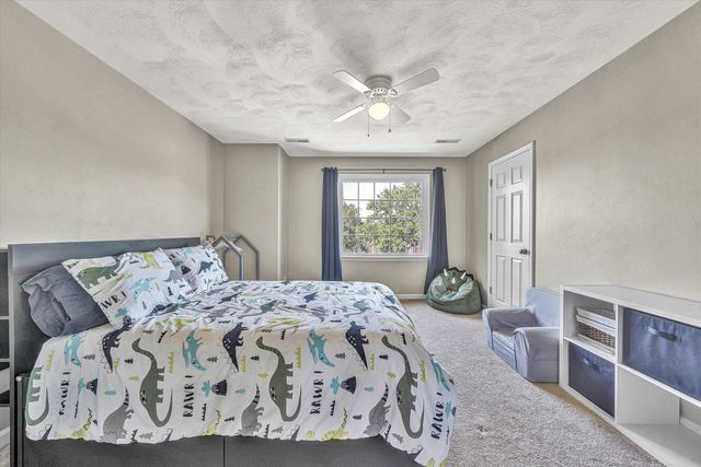5137 Plantation Grove LN, Roanoke, VA 24012
