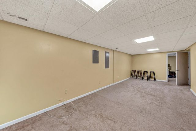 5137 Plantation Grove LN, Roanoke, VA 24012