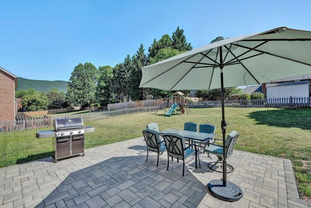 5137 Plantation Grove LN, Roanoke, VA 24012