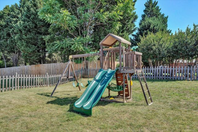 5137 Plantation Grove LN, Roanoke, VA 24012