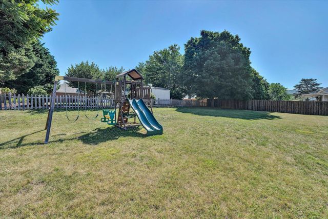 5137 Plantation Grove LN, Roanoke, VA 24012