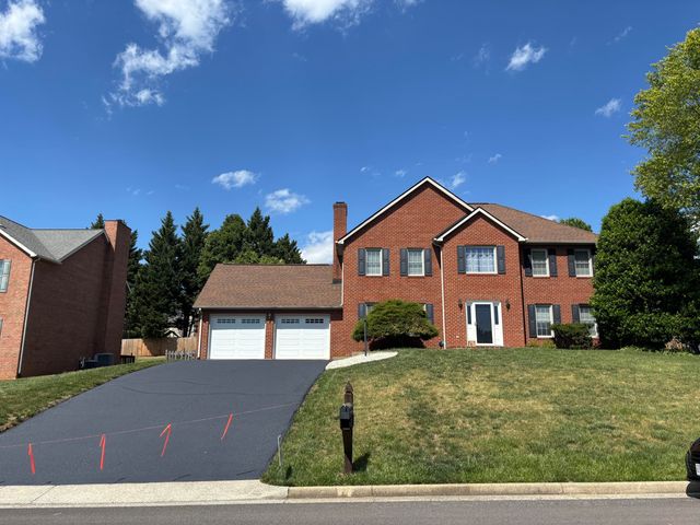 5137 Plantation Grove LN, Roanoke, VA 24012