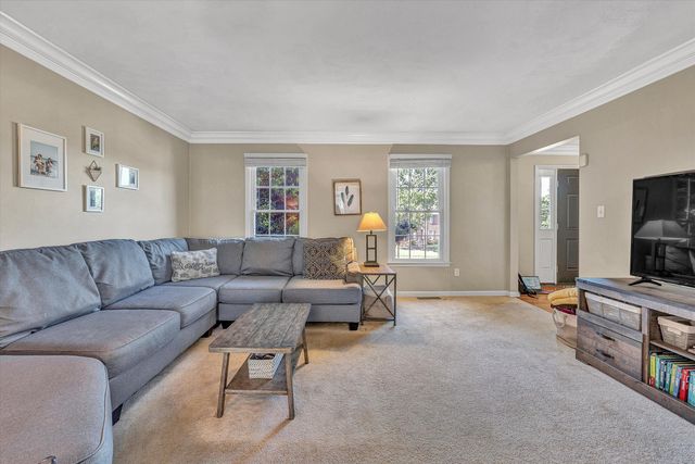 5137 Plantation Grove LN, Roanoke, VA 24012