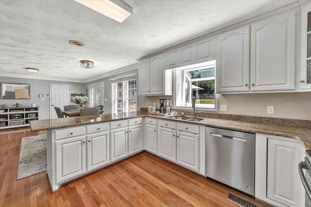 5137 Plantation Grove LN, Roanoke, VA 24012