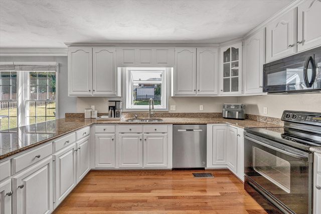 5137 Plantation Grove LN, Roanoke, VA 24012